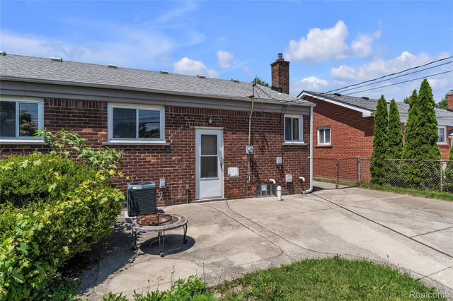 15421 McCann Street, Southgate, MI 48195