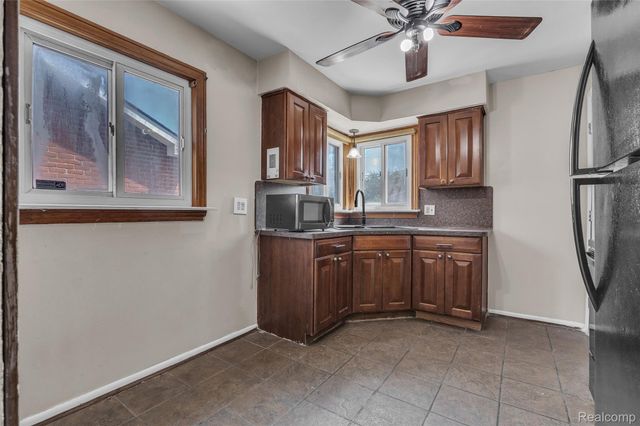15421 McCann Street, Southgate, MI 48195