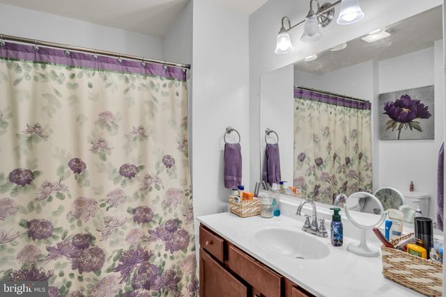 7808 DEWEY DR, Harrisburg, PA 17112
