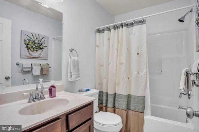 7808 DEWEY DR, Harrisburg, PA 17112