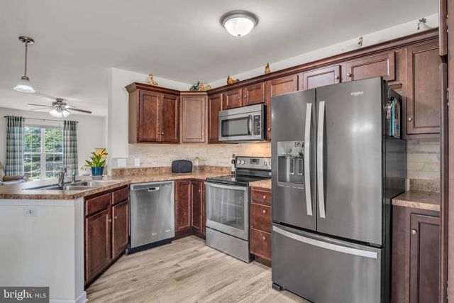 7808 DEWEY DR, Harrisburg, PA 17112