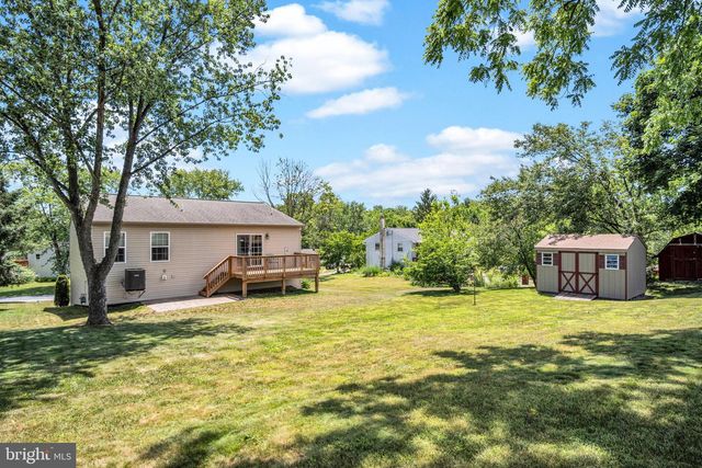 7808 DEWEY DR, Harrisburg, PA 17112