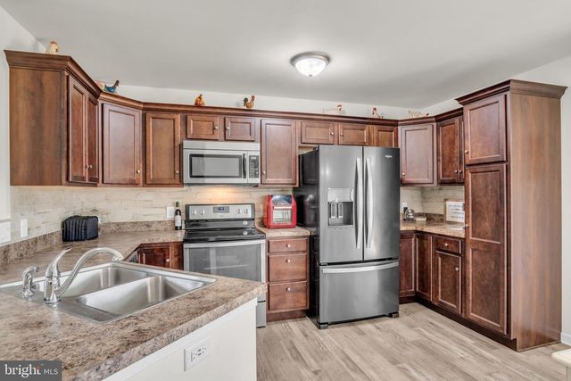 7808 DEWEY DR, Harrisburg, PA 17112