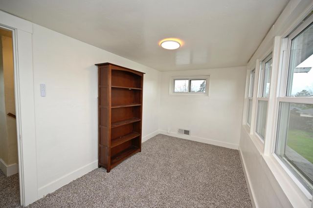 1237 N Adoline Avenue, Fresno, CA 93728