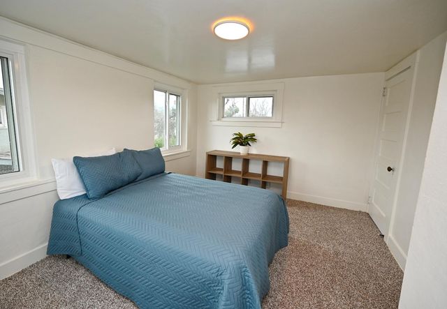 1237 N Adoline Avenue, Fresno, CA 93728