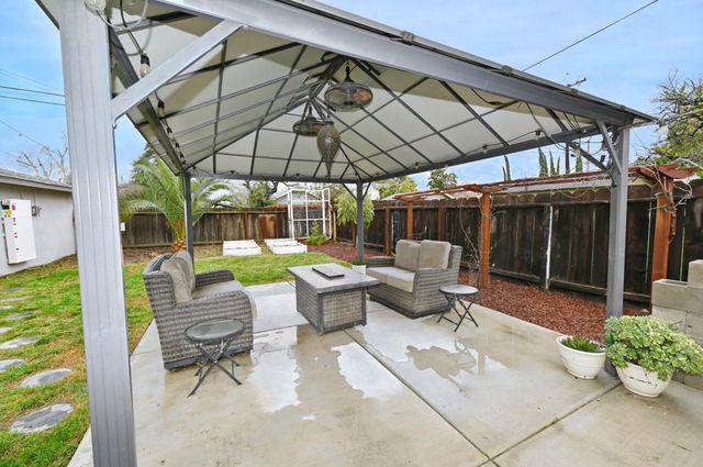 1237 N Adoline Avenue, Fresno, CA 93728