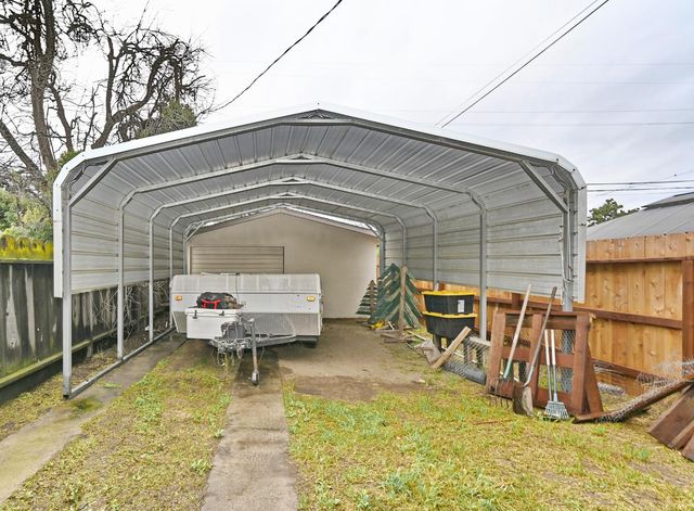 1237 N Adoline Avenue, Fresno, CA 93728