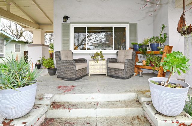 1237 N Adoline Avenue, Fresno, CA 93728