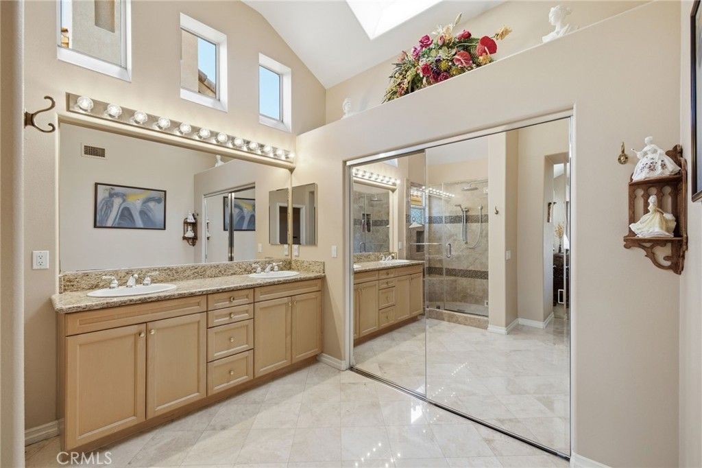 Image 24 of property listing at 12920 Mackenzie, Tustin, CA 92782
