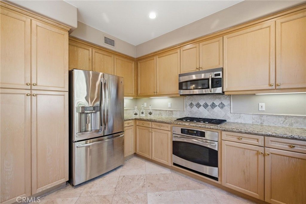 Image 8 of property listing at 12920 Mackenzie, Tustin, CA 92782