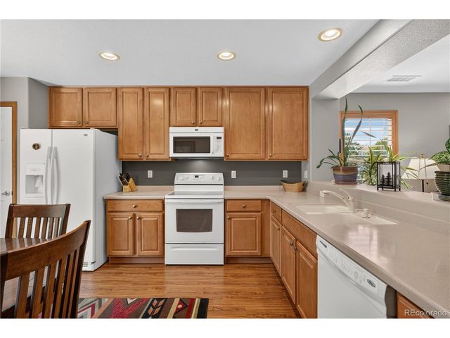 15895 Robins Dr, Denver, CO 80239