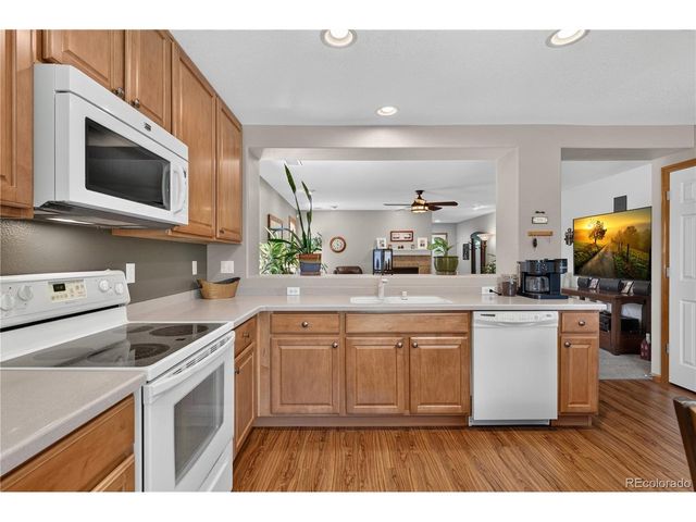 15895 Robins Dr, Denver, CO 80239