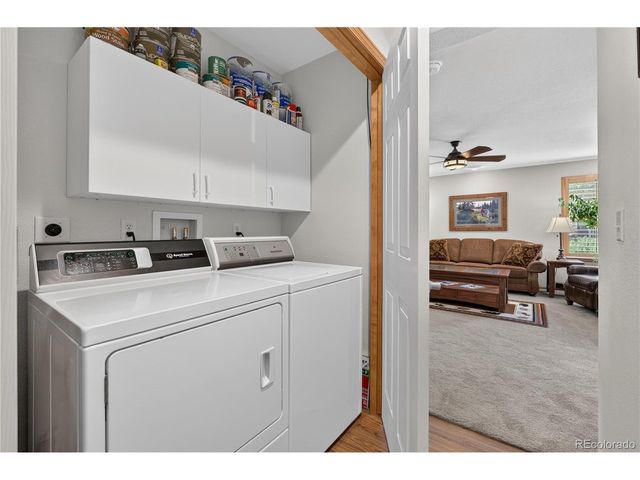 15895 Robins Dr, Denver, CO 80239