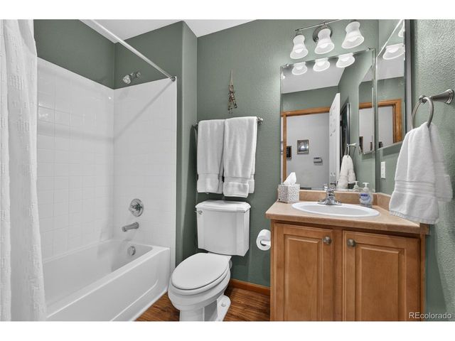 15895 Robins Dr, Denver, CO 80239