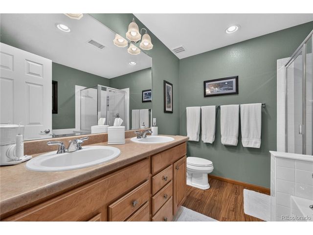 15895 Robins Dr, Denver, CO 80239