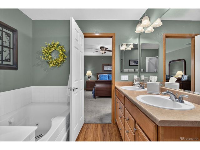 15895 Robins Dr, Denver, CO 80239