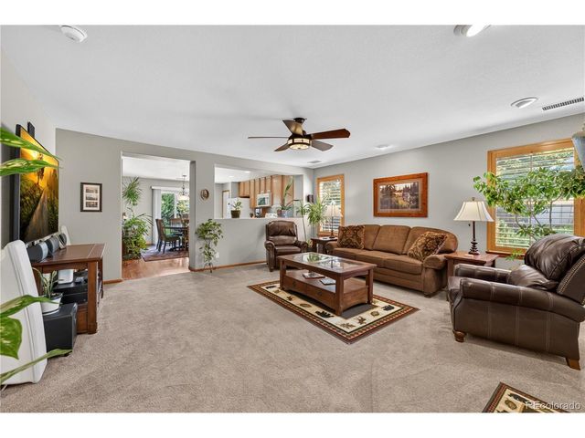 15895 Robins Dr, Denver, CO 80239
