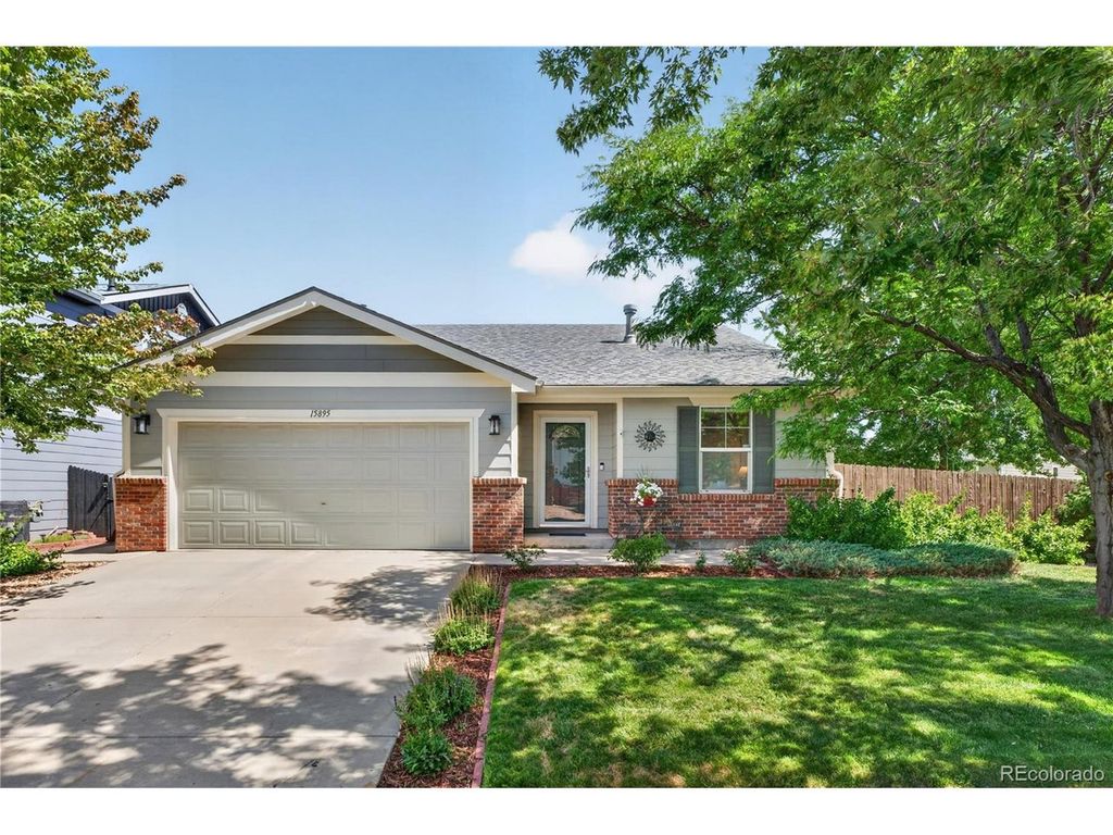 15895 Robins Dr, Denver, CO 80239
