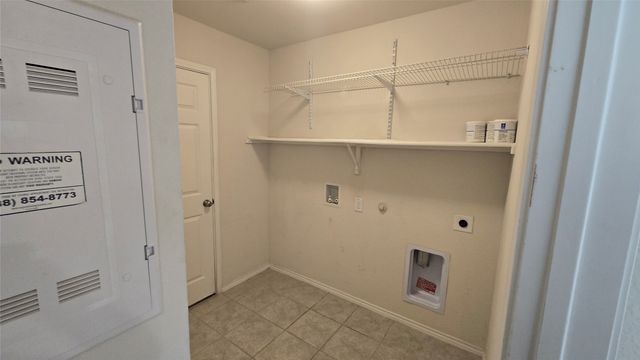 1121 Waggoner Drive, Aubrey, TX 76227