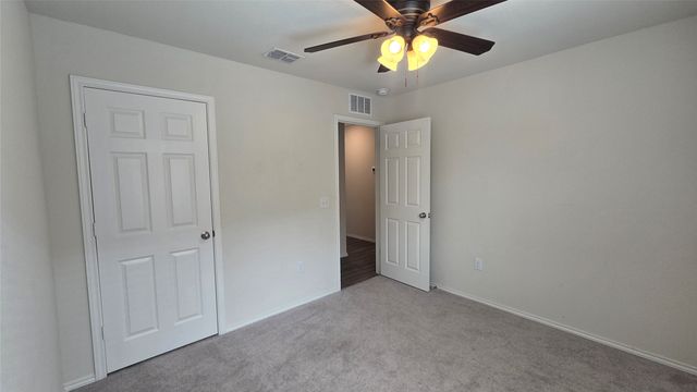1121 Waggoner Drive, Aubrey, TX 76227