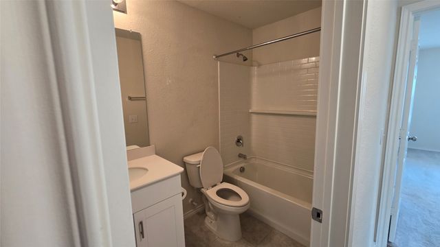 1121 Waggoner Drive, Aubrey, TX 76227