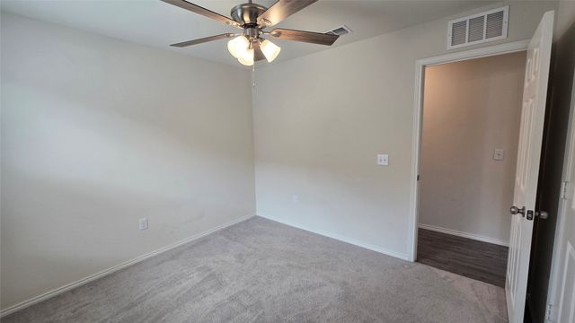 1121 Waggoner Drive, Aubrey, TX 76227