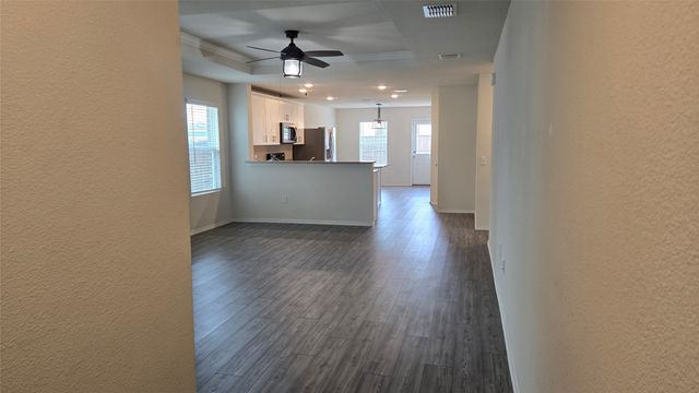 1121 Waggoner Drive, Aubrey, TX 76227