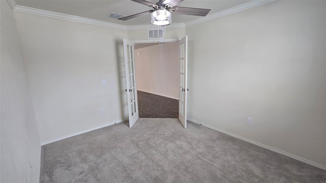 1121 Waggoner Drive, Aubrey, TX 76227