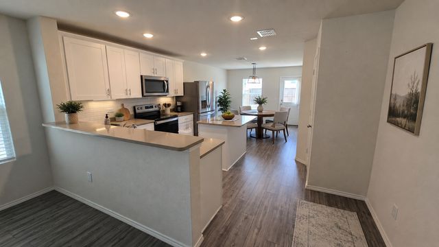 1121 Waggoner Drive, Aubrey, TX 76227