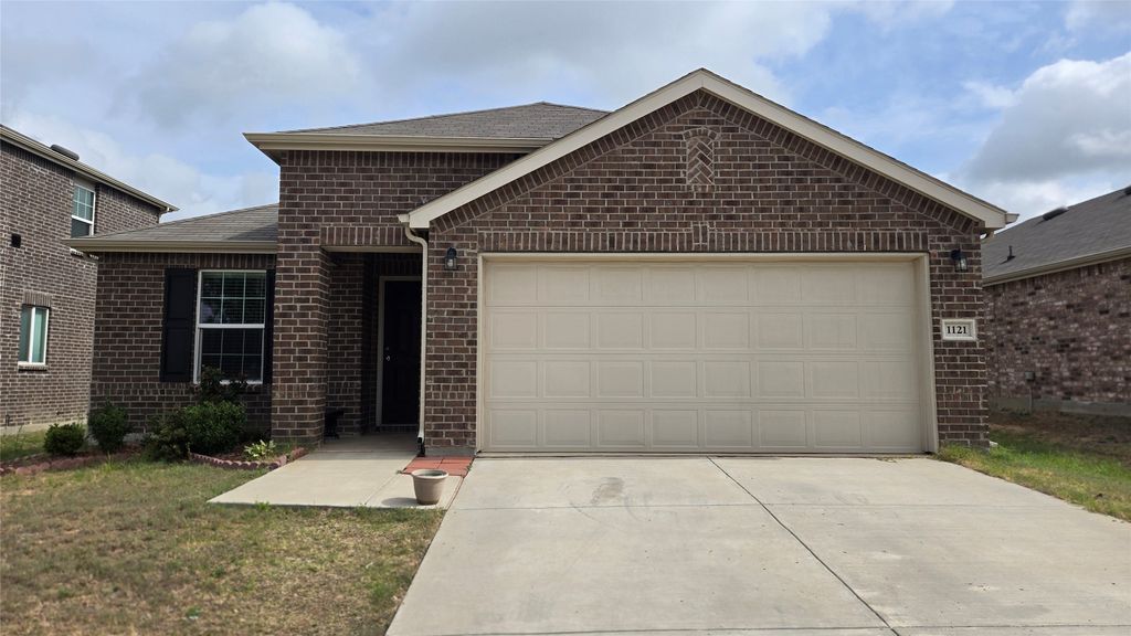 1121 Waggoner Drive, Aubrey, TX 76227