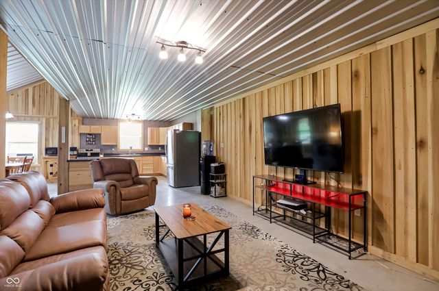 9278 E Cooper Road, Morgantown, IN 46160