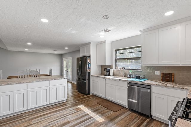 11050 Antioch Road, Midway, TX 75852