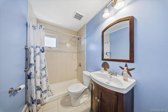 29 Milton Road, Babylon, NY 11702