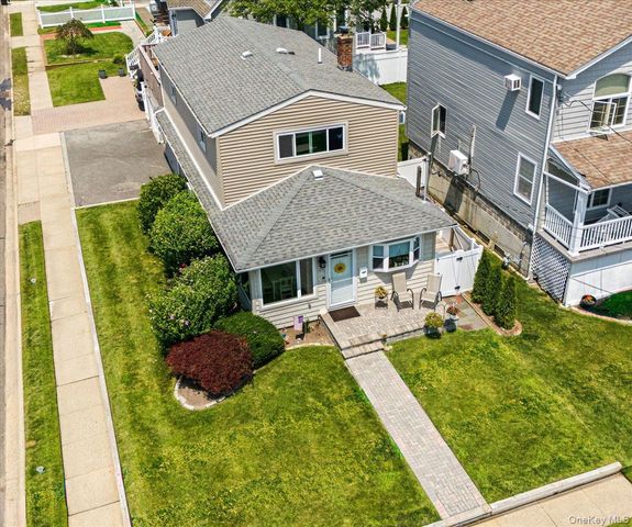 29 Milton Road, Babylon, NY 11702