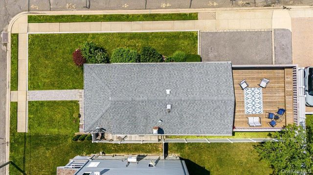 29 Milton Road, Babylon, NY 11702