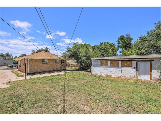 1150 Rosemary St, Denver, CO 80220