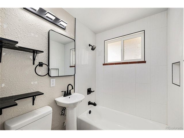 1150 Rosemary St, Denver, CO 80220