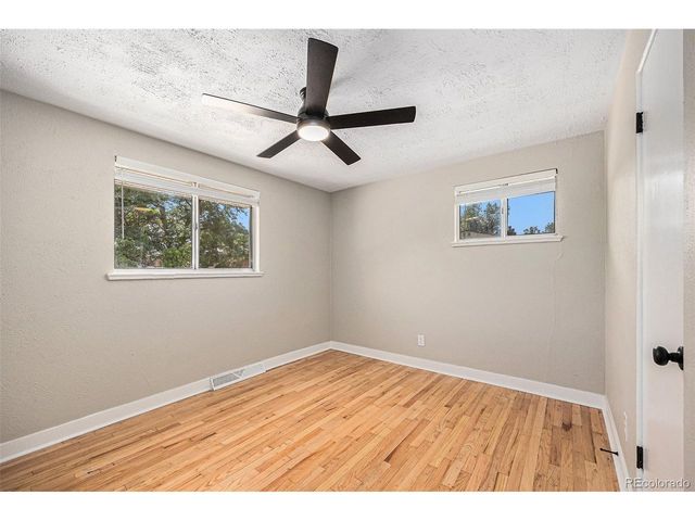 1150 Rosemary St, Denver, CO 80220