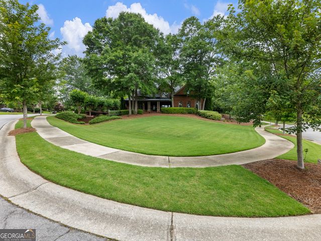 2352 Crimson King Drive, Braselton, GA 30517