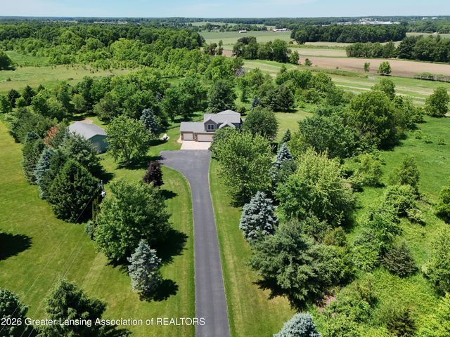 2729 Misty Lane, Charlotte, MI 48813