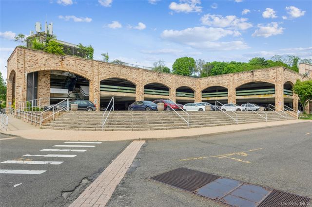 15 Glen Street 101, Glen Cove, NY 11542