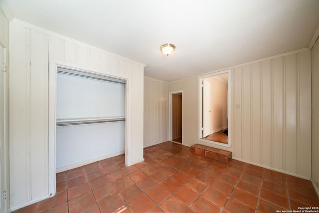 128 E Elmview Pl, Alamo Heights, TX 78209