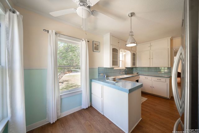 128 E Elmview Pl, Alamo Heights, TX 78209