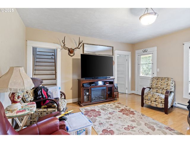 27403 STATE HIGHWAY 38, Elkton, OR 97436