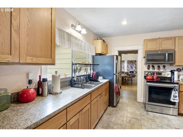 27403 STATE HIGHWAY 38, Elkton, OR 97436