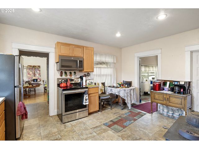 27403 STATE HIGHWAY 38, Elkton, OR 97436