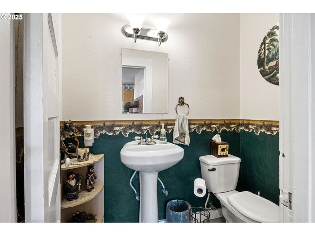 27403 STATE HIGHWAY 38, Elkton, OR 97436