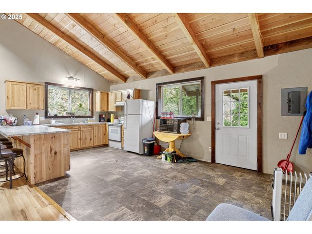 27403 STATE HIGHWAY 38, Elkton, OR 97436