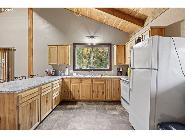 27403 STATE HIGHWAY 38, Elkton, OR 97436