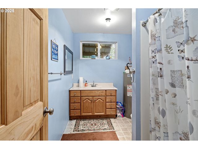 27403 STATE HIGHWAY 38, Elkton, OR 97436